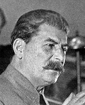 استالین دو بار مانع از ترور هیتلر شد