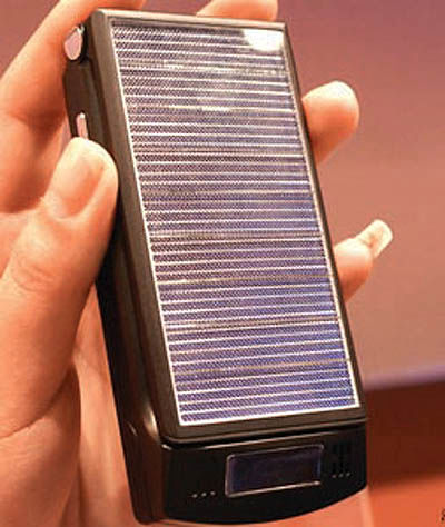 اولین گوشی خورشیدی وارد بازار می‌شود