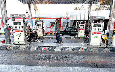 خبرگزاری دولت: بنزین حداکثر 900 تومان می‌شود