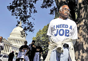 بازار اشتغال همچنان در تنگنای بحران