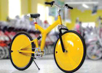 ساخت نخستین شارژر دوچرخه‌ای بی سیم برای آی‌فون