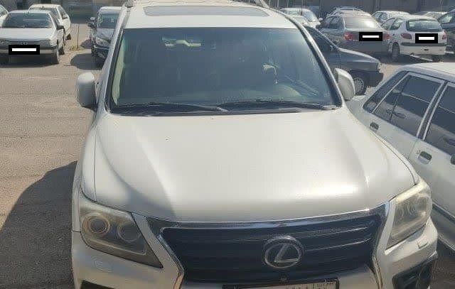 لکسوس 250 میلیاردی به پارکینگ رفت