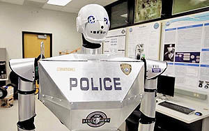 پلیس روباتیک با قابلیت نگهبانی از خیابان و ارائه بلیت