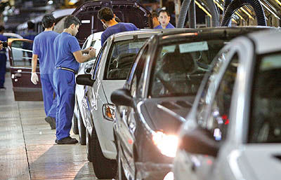 افتتاح خط تولید رانا در میان انتقادها و تجلیل از خودروسازان