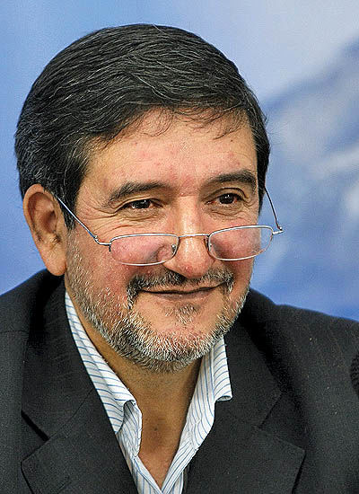 در صورت انتخاب احمدی‌نژاد کار بنگاه‌های زودبازده دنبال می‌شود