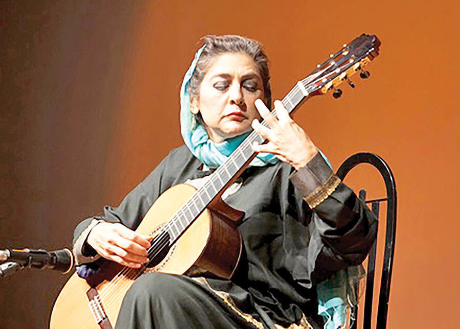 تک‌نوازی گیتار لیلی افشار در تهران