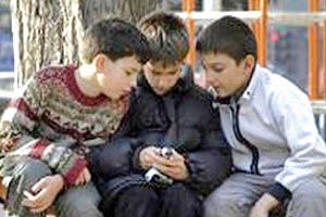 بازنگری ممنوعیت  ورود موبایل به مدارس