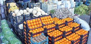 نبض بازار میوه در دست دلالان