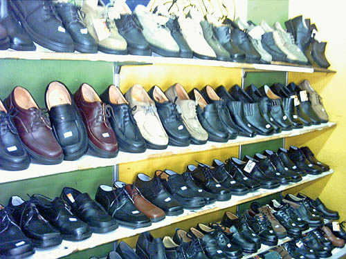 حاجی ارزونی‌های کفش فروش