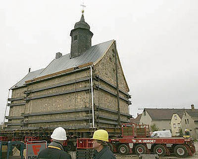 جابه‌جایی کلیسای 660 تنی در آلمان