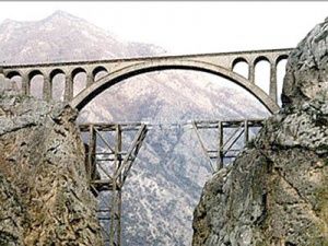 آغاز احداث راه‌آهن سراسری ایران