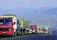 اعتراض کامیون‌داران به عملکرد گمرک بازرگان