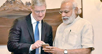 دیدار تیم کوک با نخست‌وزیر هند