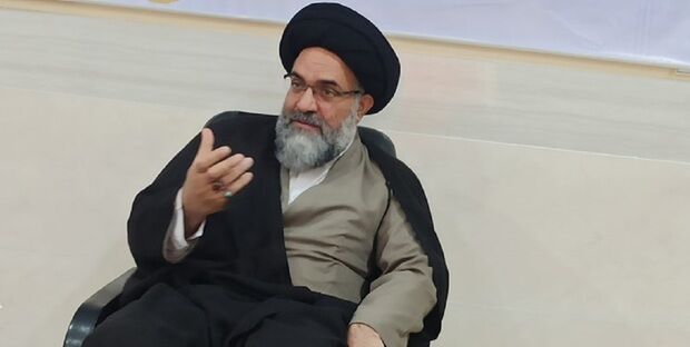  امام جمعه یاسوج: ارزان بودن لباس های جلف زنانه، بی حیایی و بی حجابی را فراهم می کند!