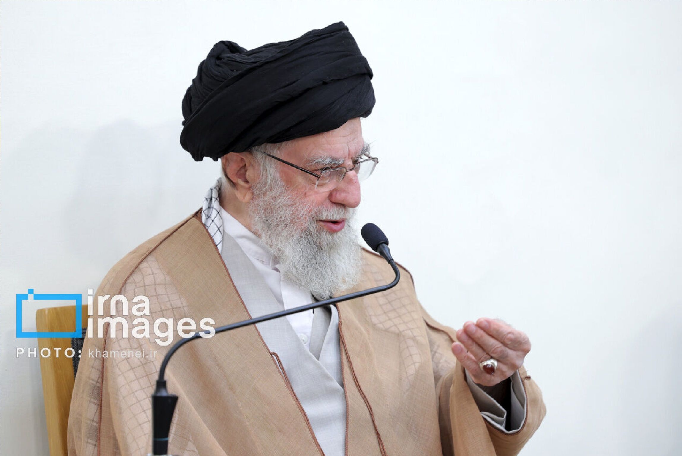 رکورد تعداد بازدید حساب توئیتری رهبری شکسته شد