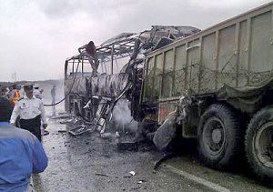 14 کشته در تصادف اتوبوس و کامیون
