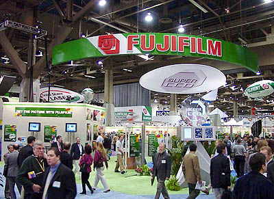 FUJIFILM یکی از بزرگ‌ترین تولیدکنندگان تجهیزات عکاسی