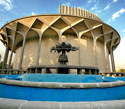 مرزبان: نماد شهر تهران فقط برج آزادی نیست!