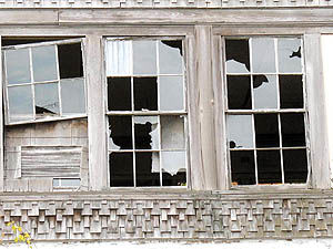 پنجره‌های شکسته جامعه ایرانی