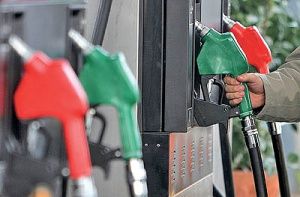 سه سناریو برای تعیین قیمت بنزین سال آینده به دولت ارائه شد