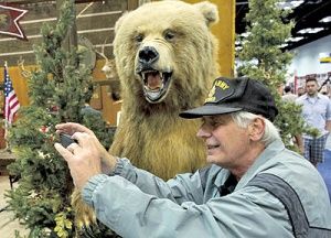 جنگلداری آمریکا: با خرس‌ها سلفی نگیرید