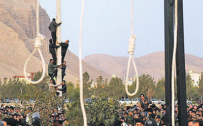 اعدام 4 متهم خمینی شهر در پارک بهشت