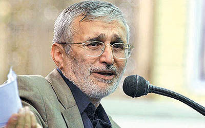 منصور ارضی: احمدی‌نژاد مظلوم است