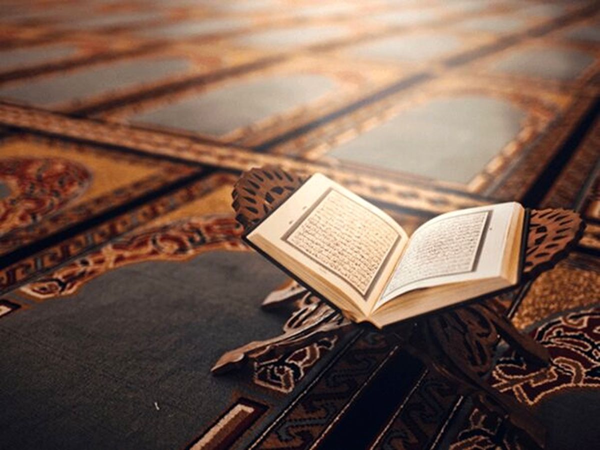  تلاوت قرآن توسط یک زن بی‌حجاب + فیلم 