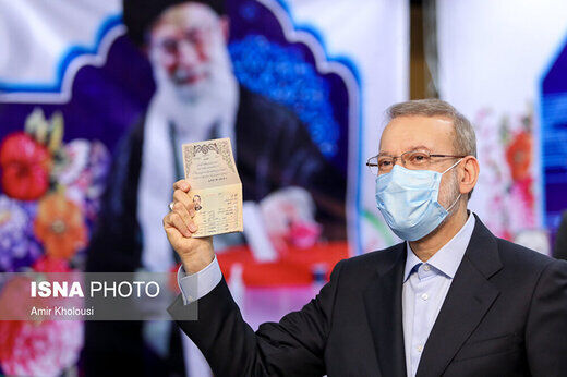 لاریجانی: تحقق تصمیمات عاقلانه  فقط در توان سیاستمداران باتجربه و شجاع است