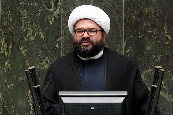 آقای قالیباف! از یخچال بازنشستگان فقط باد سرد می‌آید/ از حیثیت مجلس دفاع کنید