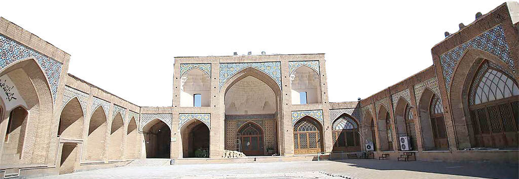 از گنبد سبز تا مسجد عتیق