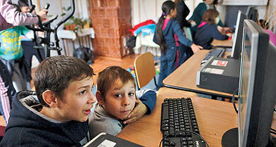 کامپیوترهای قدیمی امید کودکان معلول رومانی