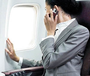 استفاده از موبایل در هواپیما پولی می‌شود