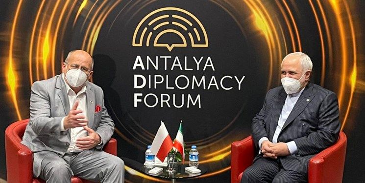 دیدار  و گفت‌وگوی ظریف با وزرای خارجه لهستان و ترکیه در آنتالیا