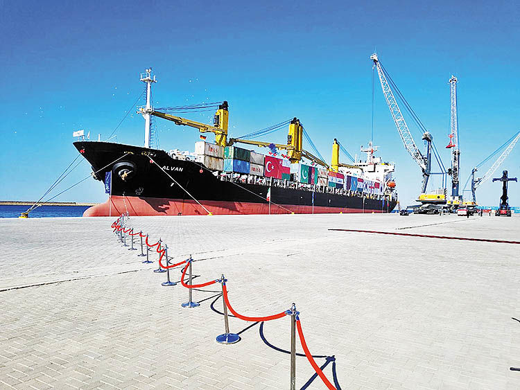 افتتاح اولین اسکله و ترمینال مسافری در بندر مهم خلیج فارس