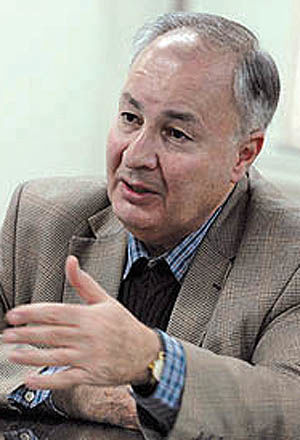 دکتر یحیی تابش برنده جایزه پال‌اردیش سال ۲۰۱۰