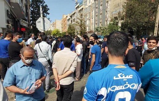 تجمع هواداران استقلال مقابل مجلس + عکس