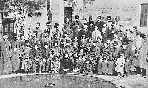 روابط مطلوب با دربار