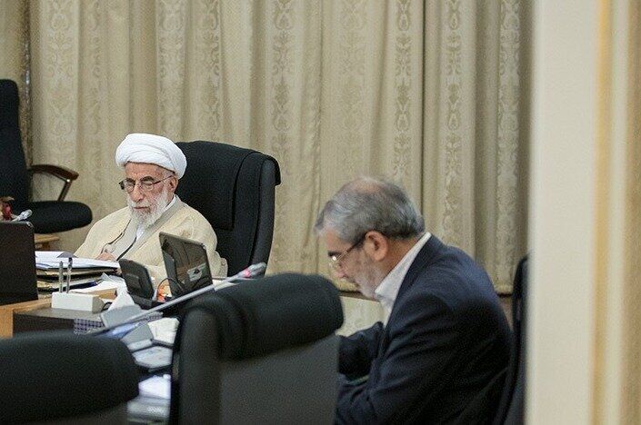 واکنش کدخدایی به سوال‌ها درباره افزایش سن آیت‌الله جنتی