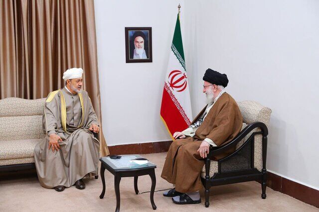 توئیت وزیرخارجه عمان درباره دیدار سلطان عمان با رهبر انقلاب