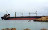 یک کشتی بعد از اصابت موشک در ساحل قشم به گل نشست/ «مایوره ناره» با پرچم تایلند تردد می‌کرد