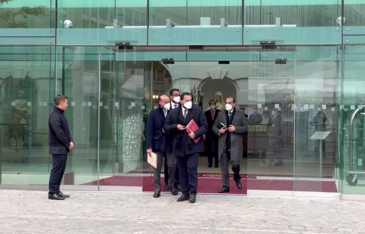 مهمانان جدید هتل کوبورگ/ گمانه زنی درباره حضور هیات قطری در وین