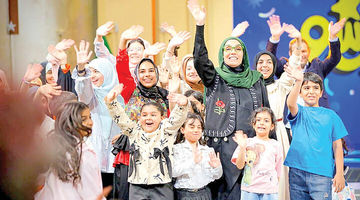 من مجری نیستم؛  میزبانم