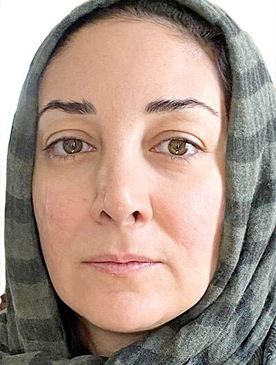 دختری با نشان پدر