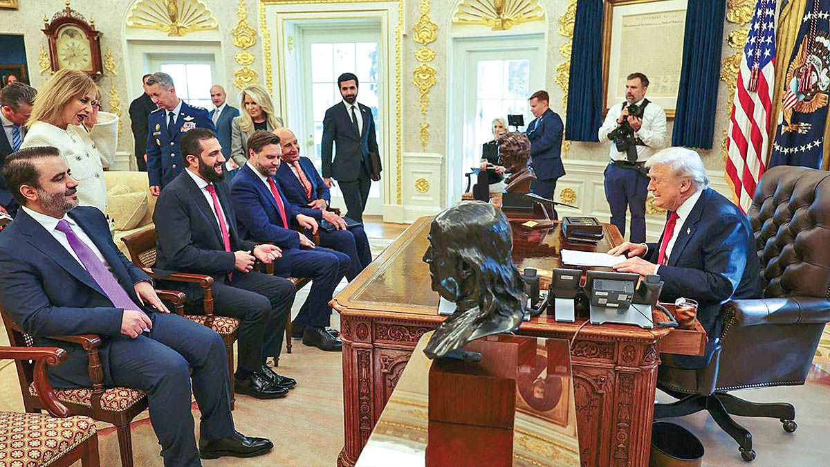 ورود الشرع  از در پشتی