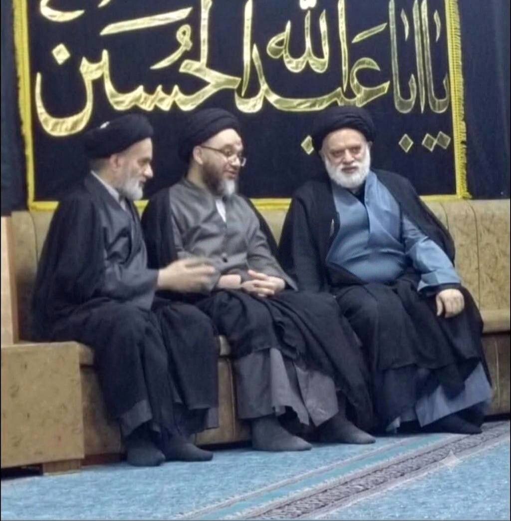 عکسی از فرزند ارشد رهبر انقلاب در کنار فرزندان آیت‌الله سیستانی
