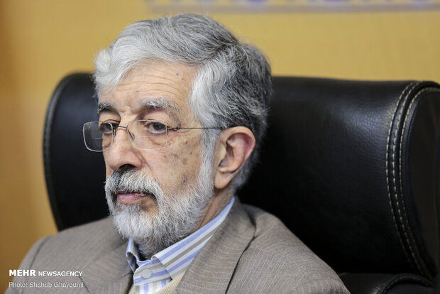 حداد عادل: رئیسی قهرمان مبارزه با فساد است