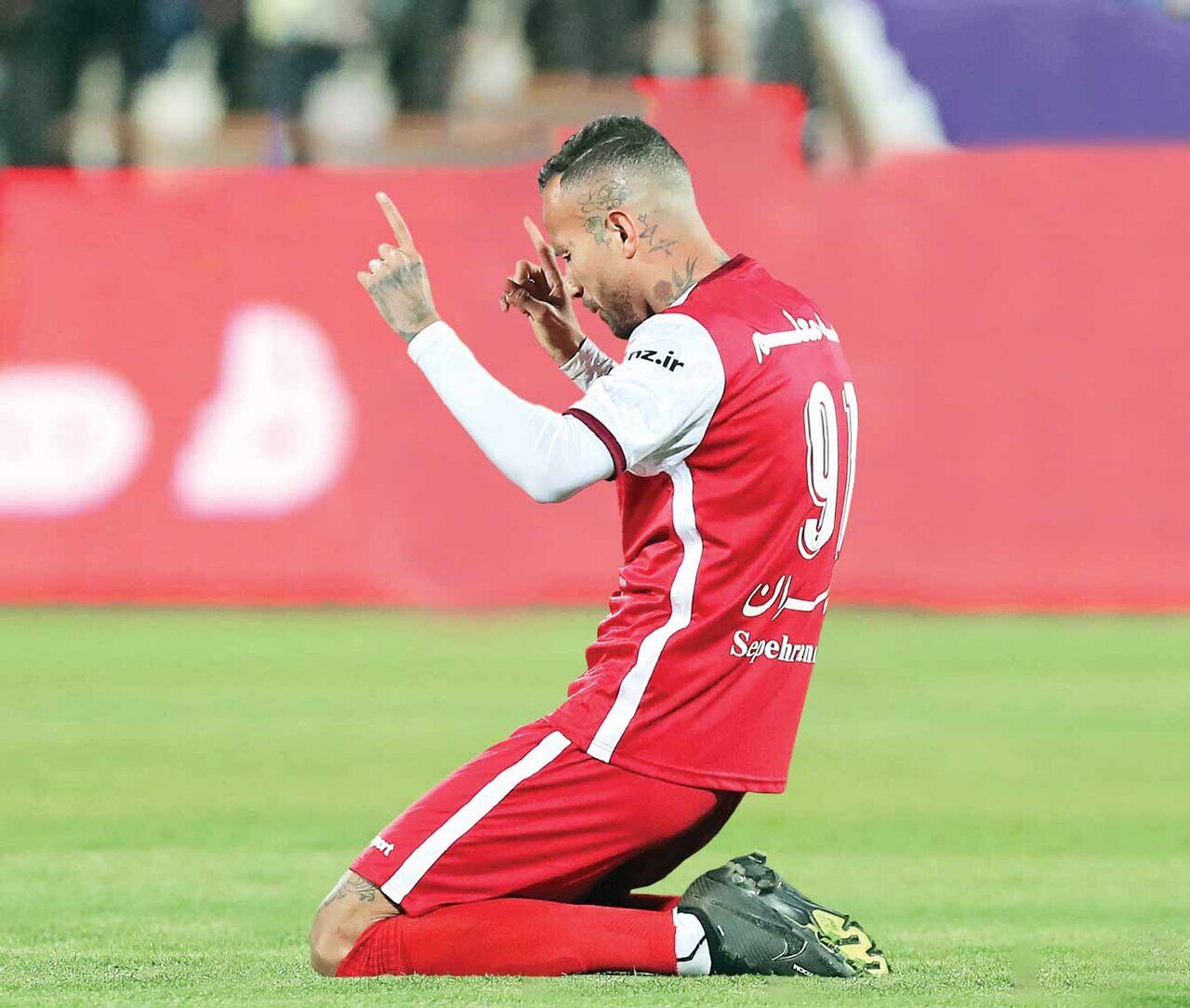 مهاجم گران‌قیمت پرسپولیس رسما جدا شد
