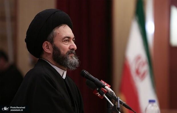 امام جمعه اردبیل: مایلیم قدرت رئیسی را در سه «باید» تست کنیم!