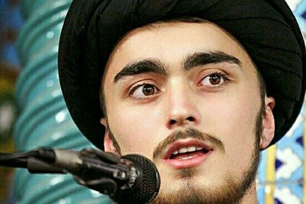 سید احمد خمینی در گفت و گو با نیویورک تایمز: در تهران می مانیم